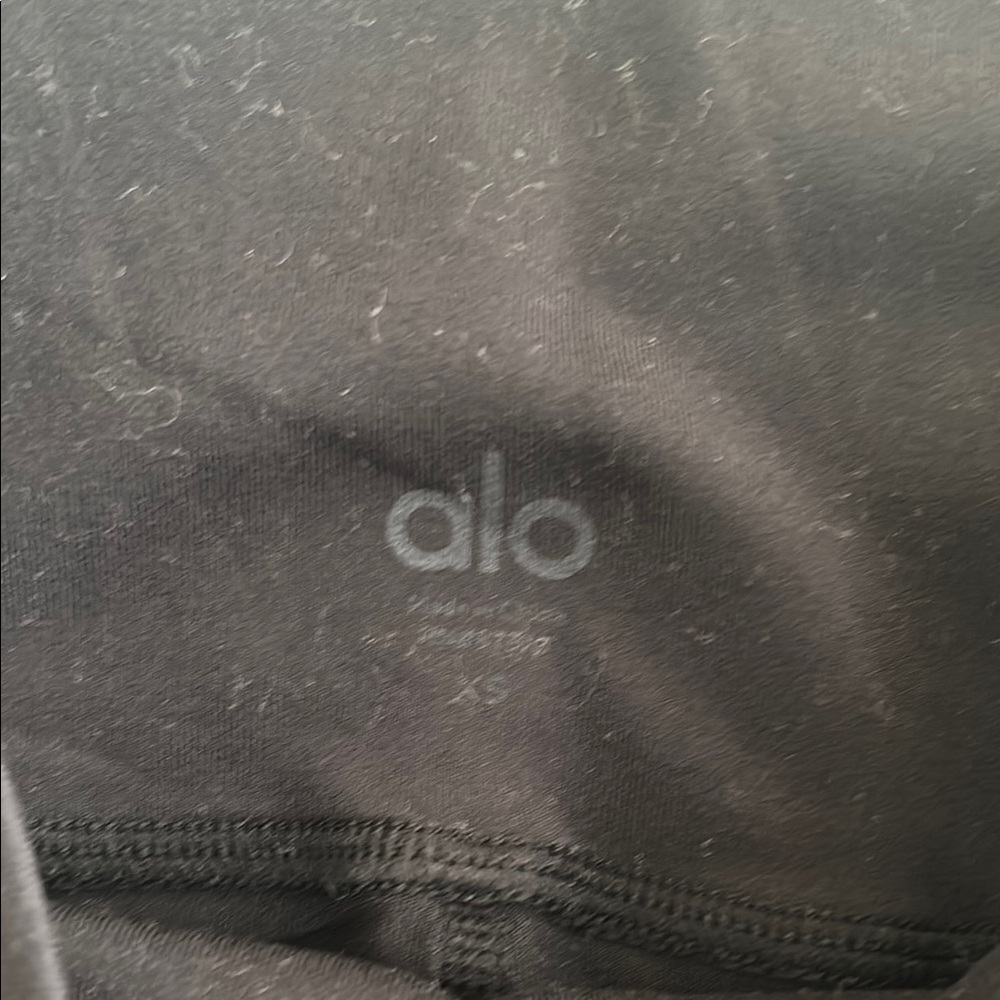 ALO  Black Leggings with lines Detail XS - Picture 3 of 4